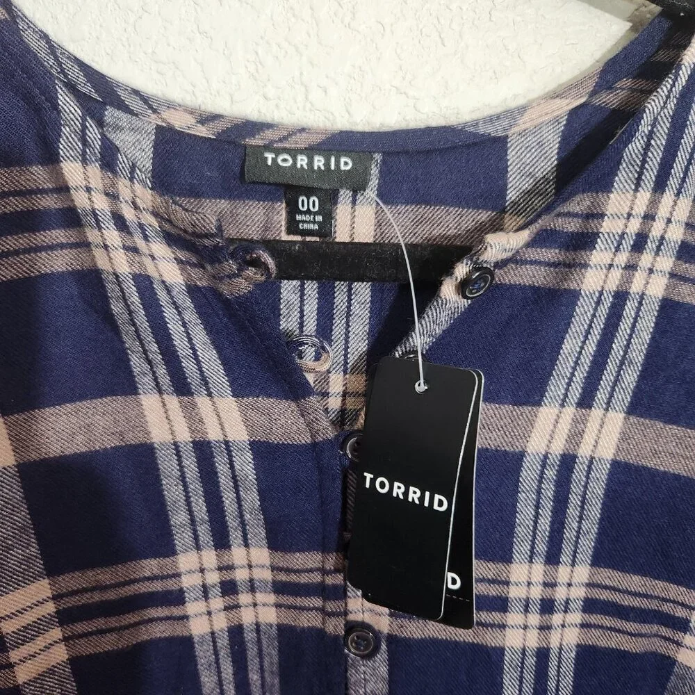 Torrid Blouse Womens Medium Large Blue Plaid Rainier Pullover Long Sleeve NWT